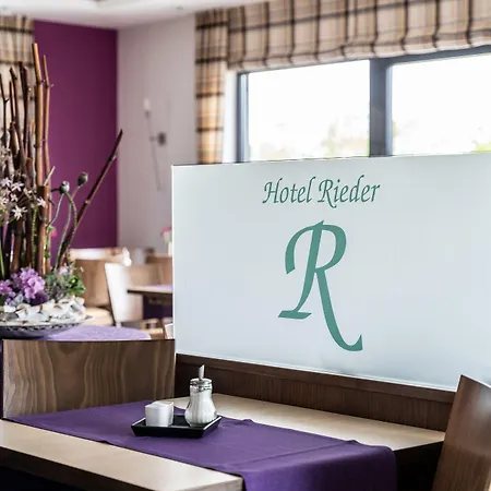Rieder فندق